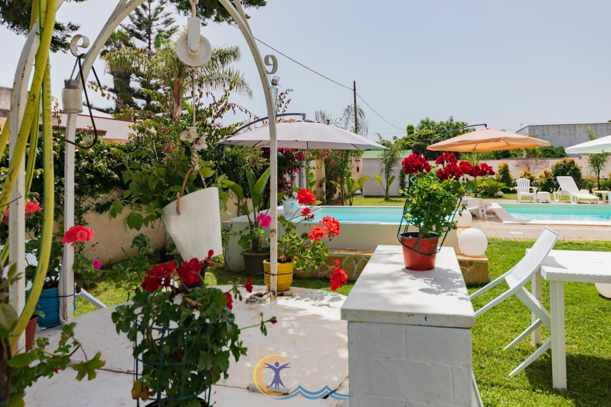Villa Leonardo San Foca - Room, Pool & Restaurant Eksteriør billede