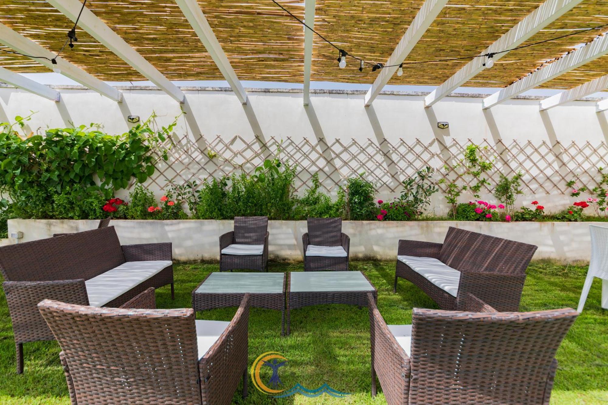 Villa Leonardo San Foca - Room, Pool & Restaurant Eksteriør billede
