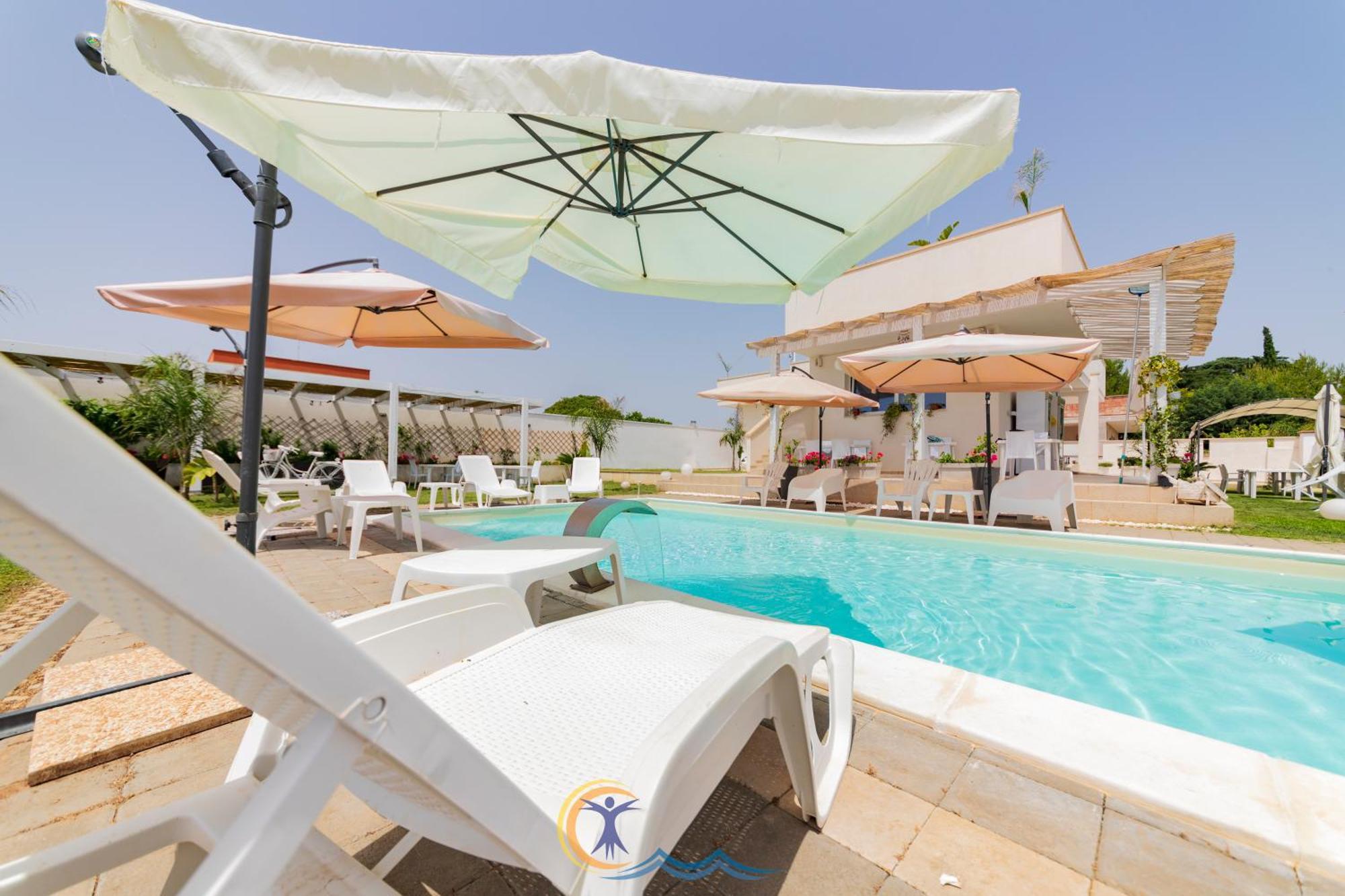 Villa Leonardo San Foca - Room, Pool & Restaurant Eksteriør billede