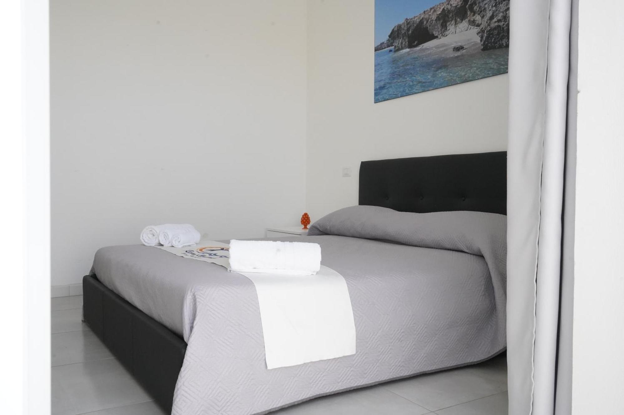 Villa Leonardo San Foca - Room, Pool & Restaurant Eksteriør billede